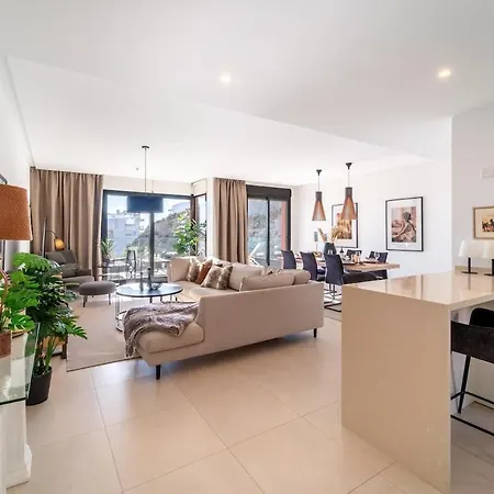 Stunning Penthouse -private Pool 아파트
