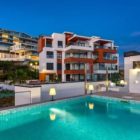 Stunning Penthouse -private Pool 푸엔히롤라