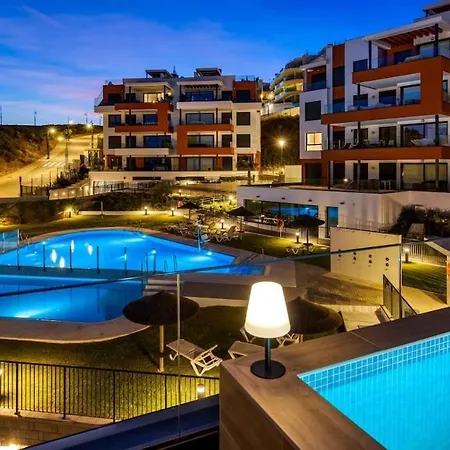 Stunning Penthouse -private Pool * 푸엔히롤라